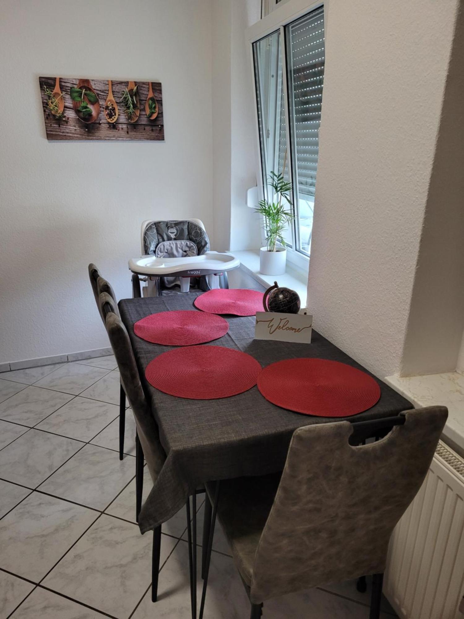 Wohnung In Oberhausen: Zentral & Ruhig, Eigener Eingang Oberhausen  Exterior photo